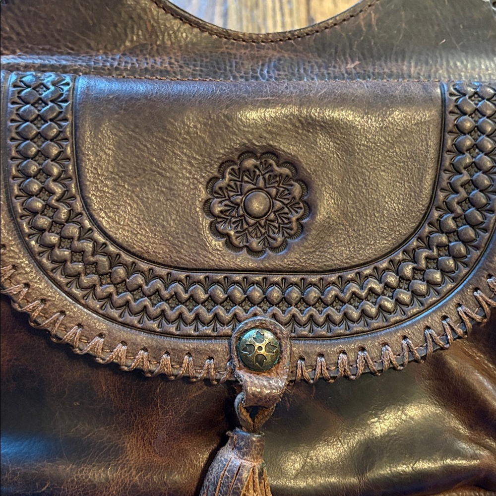 Patricia Nash brown tooled  leather western purse with tassel - Picture 12 of 14